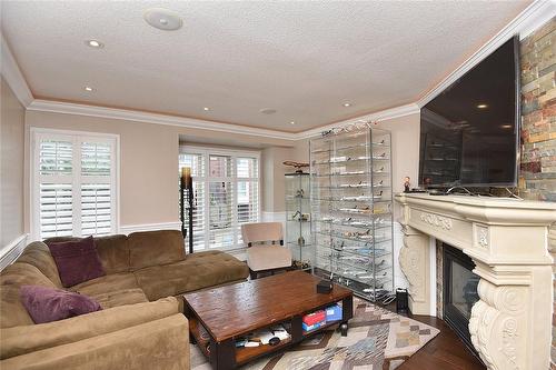 895 Maple Avenue|Unit #634, Burlington, ON - Indoor Photo Showing Living Room With Fireplace