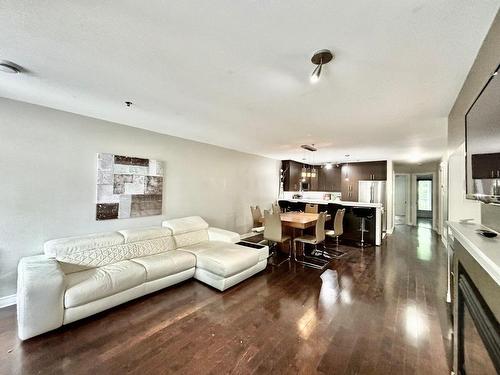 Living room - 201-2160 Rue Bonaventure, Laval (Sainte-Dorothée), QC - Indoor