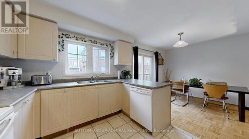 38 - 365 Murray Ross Parkway, Toronto (York University Heights), ON - Indoor Photo Showing Kitchen With Double Sink