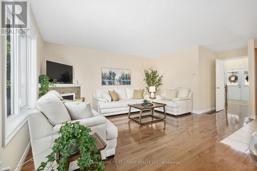 1039 Otto Drive, Cobourg, ON - Indoor Photo Showing Living Room