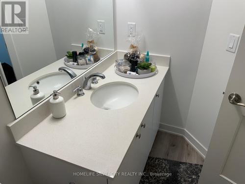 228 - 110 Fergus Avenue, Kitchener, ON - Indoor Photo Showing Bathroom