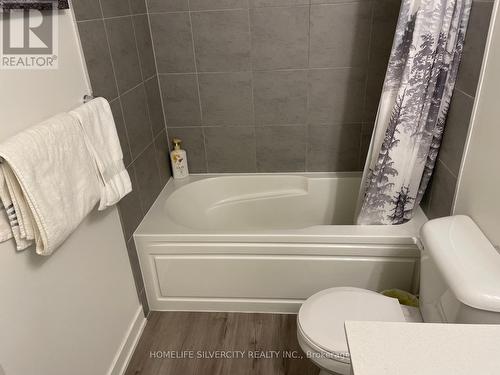 228 - 110 Fergus Avenue, Kitchener, ON - Indoor Photo Showing Bathroom