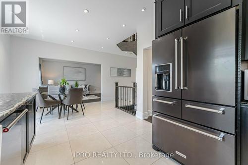 176 Landsbridge Street, Caledon (Bolton East), ON - Indoor Photo Showing Kitchen