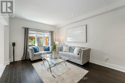 176 Landsbridge Street, Caledon (Bolton East), ON - Indoor Photo Showing Living Room