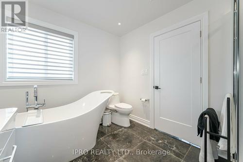 176 Landsbridge Street, Caledon (Bolton East), ON - Indoor Photo Showing Bathroom