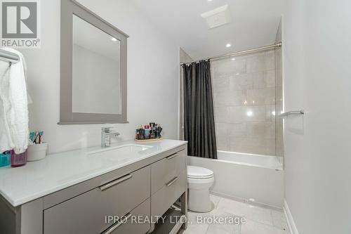 176 Landsbridge Street, Caledon (Bolton East), ON - Indoor Photo Showing Bathroom