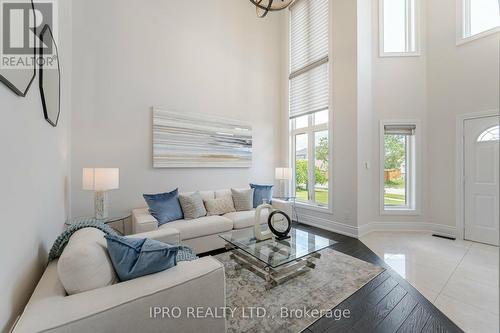 176 Landsbridge Street, Caledon (Bolton East), ON - Indoor Photo Showing Living Room