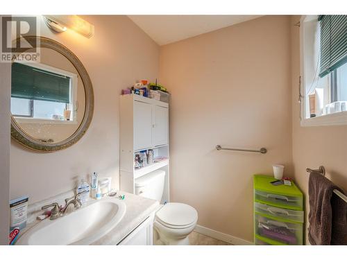 114 Blairmore Crescent, Penticton, BC - Indoor Photo Showing Bathroom