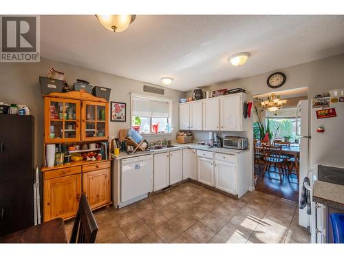 114 Blairmore Crescent, Penticton, BC - Indoor Photo Showing Kitchen With Double Sink