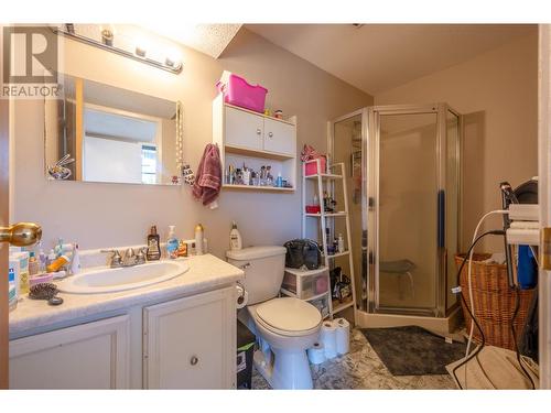 114 Blairmore Crescent, Penticton, BC - Indoor Photo Showing Bathroom