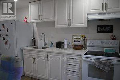 1644 Hetherington Drive, Peterborough, ON - Indoor Photo Showing Kitchen