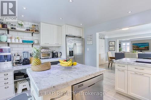 580 Fifty Road, Hamilton (Winona Park), ON - Indoor Photo Showing Kitchen