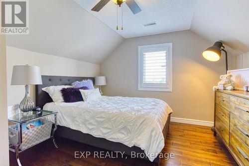 580 Fifty Road, Hamilton (Winona Park), ON - Indoor Photo Showing Bedroom