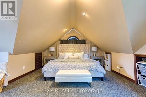 580 Fifty Road, Hamilton (Winona Park), ON - Indoor Photo Showing Bedroom