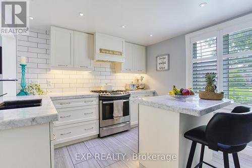 580 Fifty Road, Hamilton (Winona Park), ON - Indoor Photo Showing Kitchen With Stainless Steel Kitchen With Upgraded Kitchen