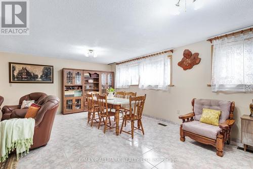 57 Regent Road, Toronto (Downsview-Roding-Cfb), ON - Indoor