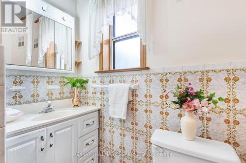 57 Regent Road, Toronto (Downsview-Roding-Cfb), ON - Indoor Photo Showing Bathroom