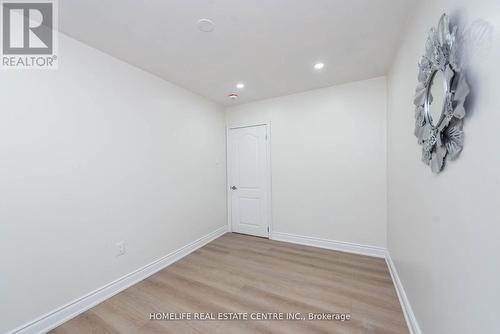 310 Pharmacy Avenue, Toronto (Clairlea-Birchmount), ON - Indoor Photo Showing Other Room