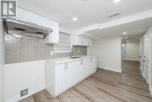 310 Pharmacy Avenue, Toronto (Clairlea-Birchmount), ON - Indoor Photo Showing Kitchen