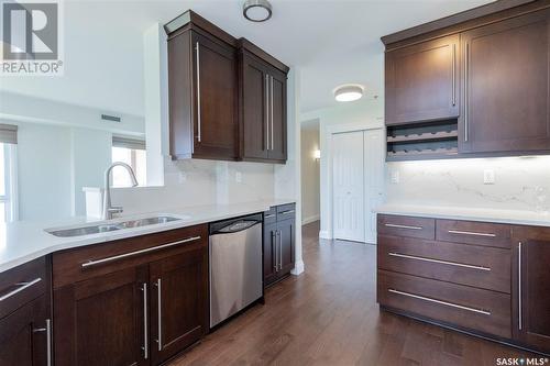 508 902 Spadina Crescent E, Saskatoon, SK - Indoor Photo Showing Kitchen With Double Sink With Upgraded Kitchen