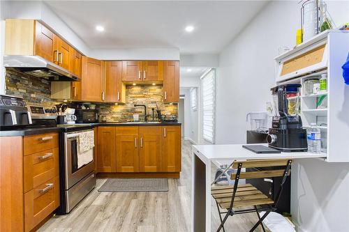 191 Margaret Avenue, Hamilton, ON - Indoor Photo Showing Kitchen