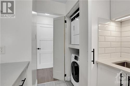 270 Brittany Drive Unit#307, Ottawa, ON - Indoor Photo Showing Laundry Room