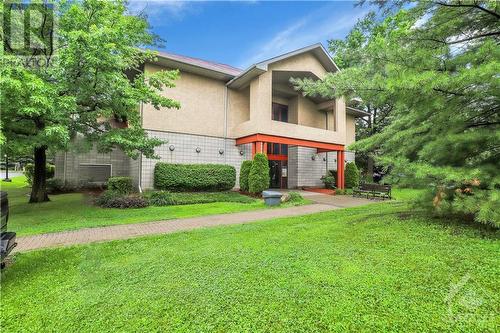 270 Brittany Drive Unit#307, Ottawa, ON - Outdoor