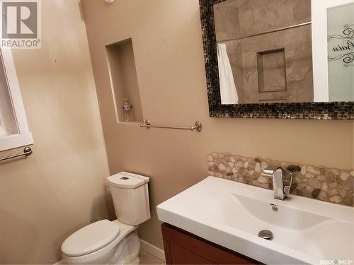 113 6Th Street E, Ponteix, SK - Indoor Photo Showing Bathroom