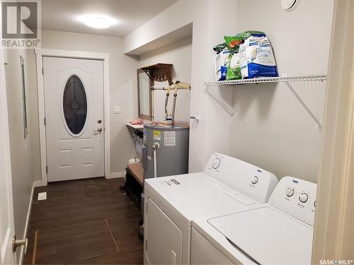 113 6Th Street E, Ponteix, SK - Indoor Photo Showing Laundry Room