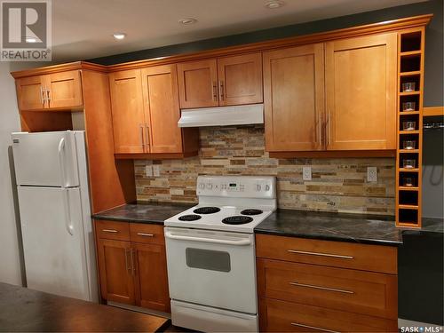 113 6Th Street E, Ponteix, SK - Indoor Photo Showing Kitchen