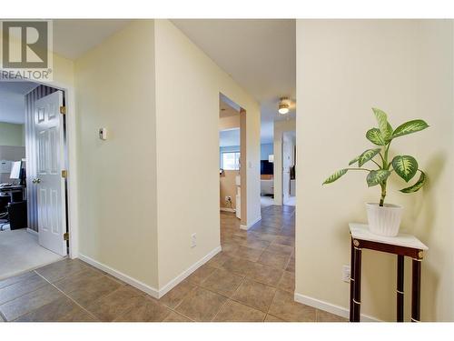 797 Leon Avenue Unit# 208, Kelowna, BC - Indoor Photo Showing Other Room