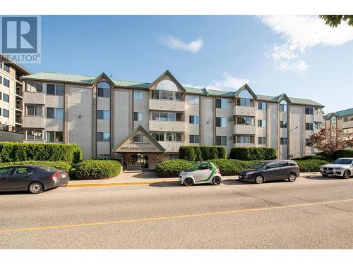 797 Leon Avenue Unit# 208, Kelowna, BC - Outdoor With Balcony With Facade