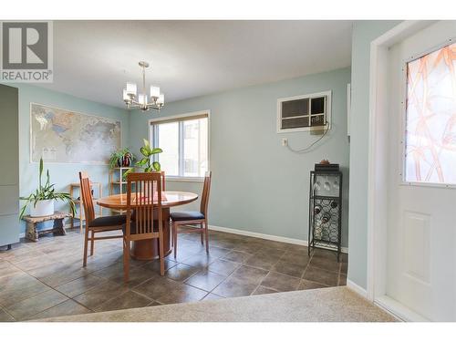 797 Leon Avenue Unit# 208, Kelowna, BC - Indoor Photo Showing Dining Room