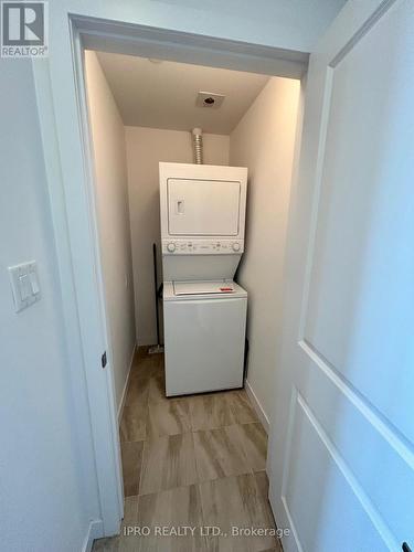 436 - 101 Shoreview Place, Hamilton (Lakeshore), ON - Indoor Photo Showing Laundry Room