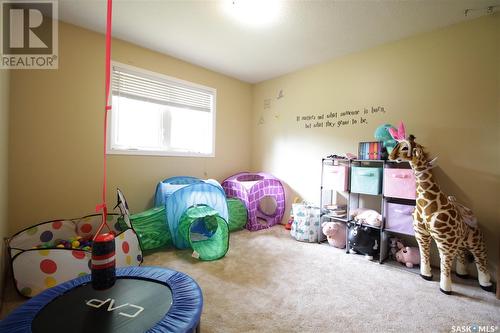 221 4Th Avenue, Whitewood, SK - Indoor