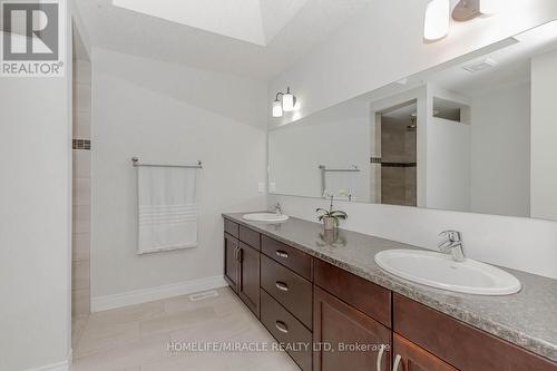 32 Mcintyre Lane, East Luther Grand Valley (Grand Valley), ON - Indoor Photo Showing Bathroom