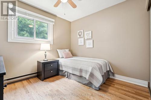 823 Church Drive, Innisfil, ON - Indoor Photo Showing Bedroom