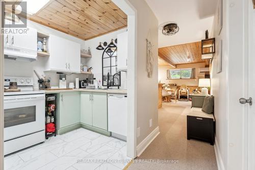 823 Church Drive, Innisfil (Lefroy), ON - Indoor Photo Showing Kitchen