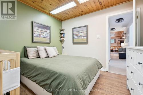 823 Church Drive, Innisfil (Lefroy), ON - Indoor Photo Showing Bedroom