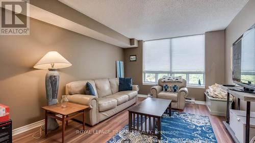 605 - 1510 Richmond Street, London, ON - Indoor Photo Showing Living Room