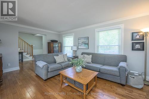 675 Dunboyne Crescent, London, ON - Indoor Photo Showing Living Room