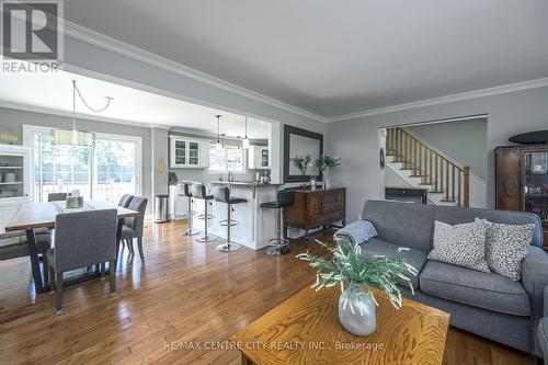 675 Dunboyne Crescent, London, ON - Indoor Photo Showing Living Room