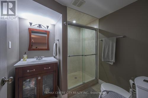 675 Dunboyne Crescent, London, ON - Indoor Photo Showing Bathroom