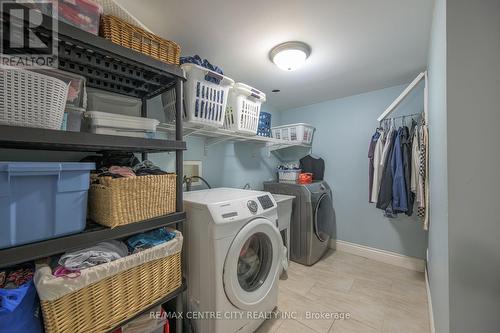 675 Dunboyne Crescent, London, ON - Indoor Photo Showing Laundry Room