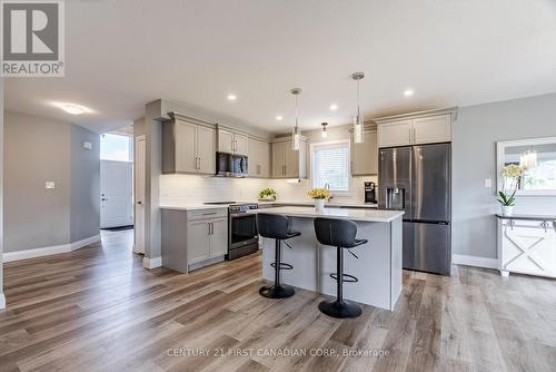 26 Triebner Street, South Huron (Exeter), ON - Indoor Photo Showing Kitchen With Upgraded Kitchen