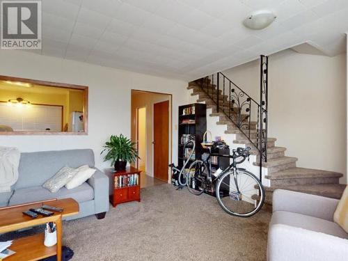 6883 Egmont Street, Powell River, BC - Indoor Photo Showing Living Room