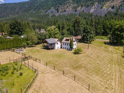 4581 Samuelson Road, Canyon, BC - Outdoor With View