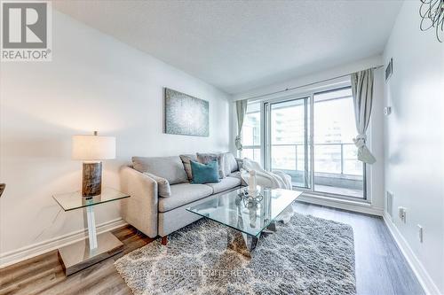 306 - 60 Town Centre Court, Toronto (Bendale), ON - Indoor Photo Showing Living Room