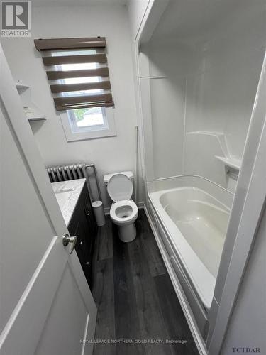 107 Poplar Street, Kirkland Lake, ON - Indoor Photo Showing Bathroom