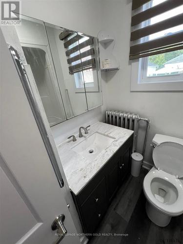 107 Poplar Street, Kirkland Lake, ON - Indoor Photo Showing Bathroom